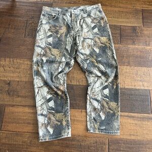 Baggy wrangler camo pants 42x32
